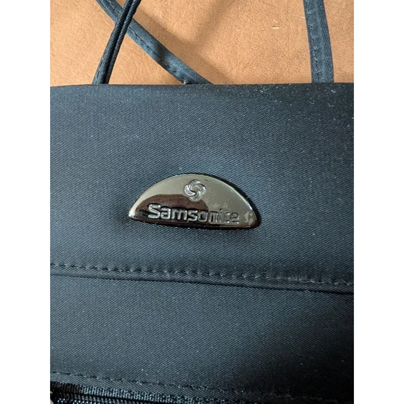 Vintage Samsonite Black Crossbody Travel Wallet Compact Purse 2 Zippers 2 Button - Picture 3 of 6